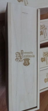 Cutie vin din lemn personalizata pentru o sticla